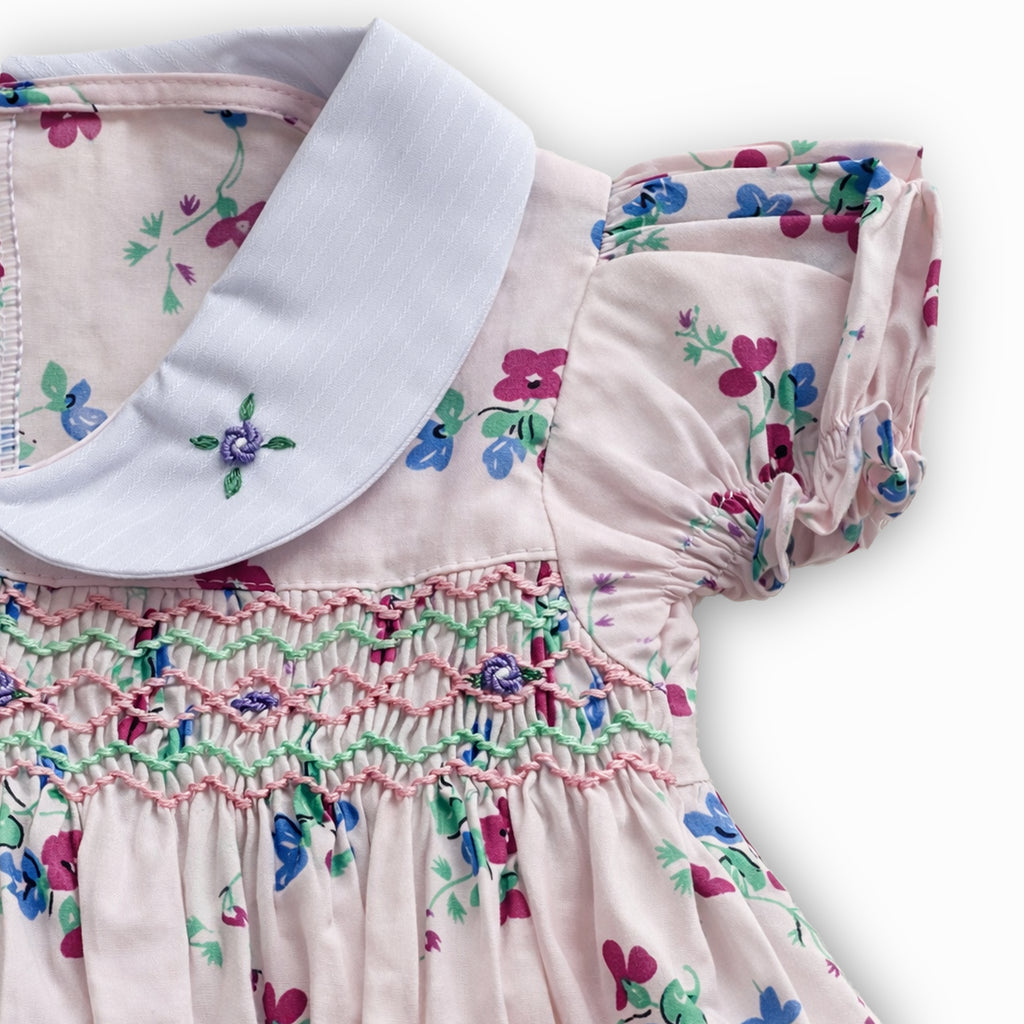 Gerüschtes Kleid „Blush Petal“